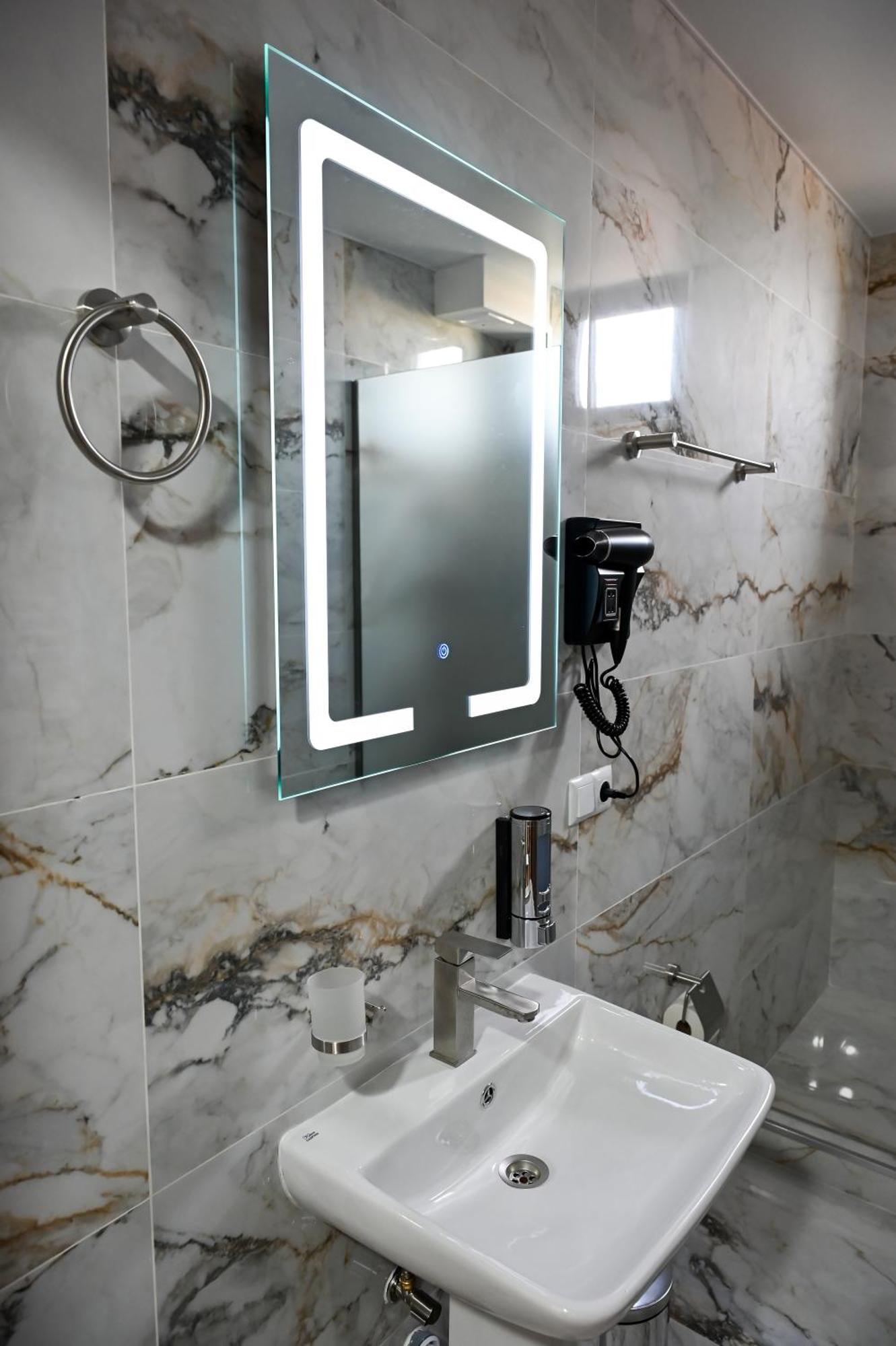 Hotel K124 คูทายสิ ภายนอก รูปภาพ